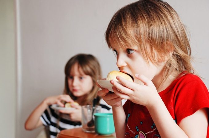 Batut: Nepravilna ishrana uništava zdravlje dece u Srbiji