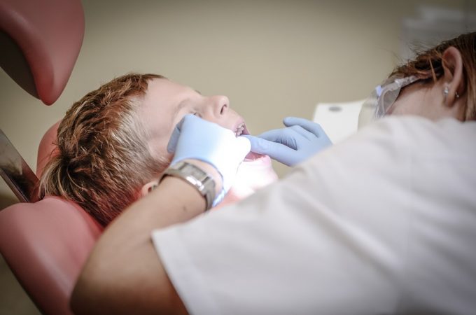 Ako boli zubić tokom pandemije: Kada (ni)je vreme za posetu zubaru