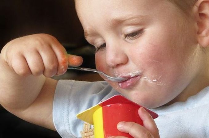 Roditelji loše procenjuju količinu šećera u hrani koju daju deci