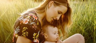 Pet najvećih zabluda savremenog društva o majčinstvu