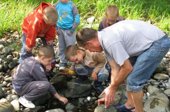 Mirko Mitrović, otac četvoro dece, organizuje kampove u prirodi za tate sa decom