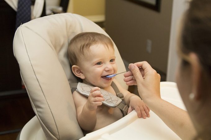 Potencijalne alergene bebama treba dati pre 6. meseca
