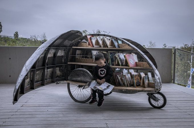 Kineski dizajneri stare bicikle pretvaraju u “krilate” biblioteke za decu