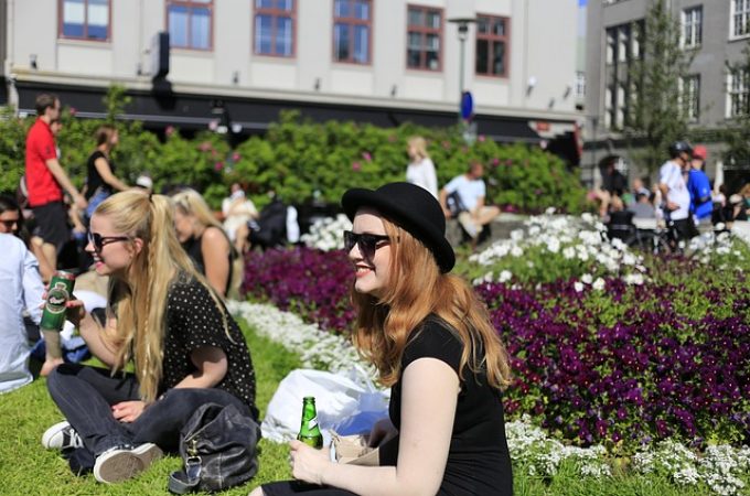 „Roditeljske patrole“ na Islandu sprečavaju tinejdžere da se opijaju