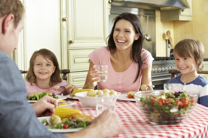 Pet naučno dokazanih koristi porodičnih obroka