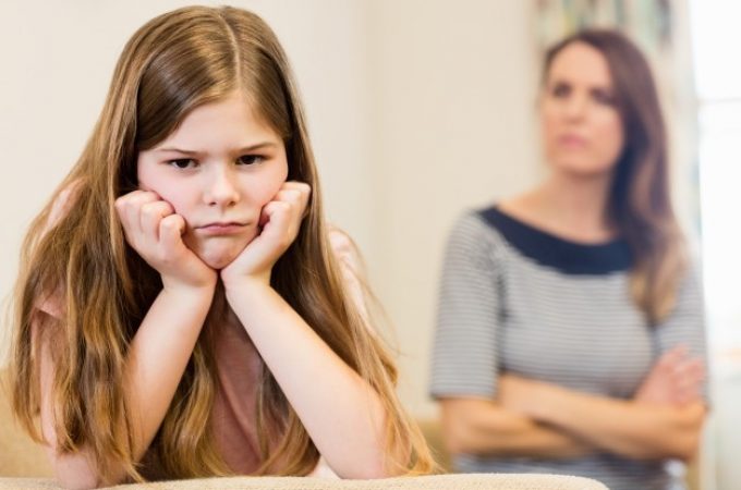 Tri najveće greške koje roditelji prave kad žele da disciplinuju decu