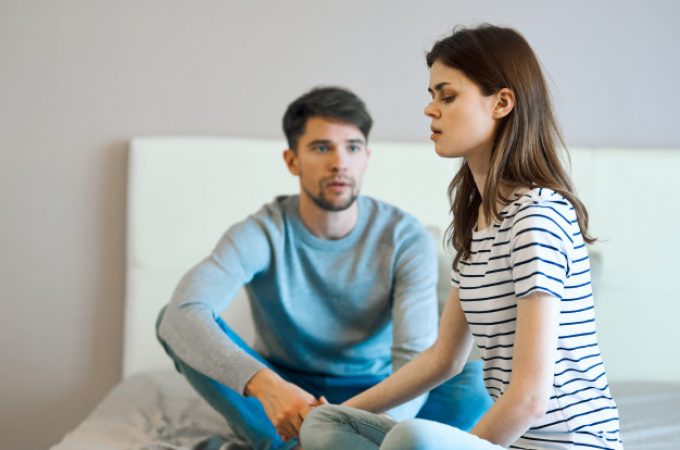 Pet naizgled bezazlenih fraza koje izgovaraju muževi koji zlostavljaju žene