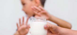 Alergija na kravlje mleko kod beba i dece – kako je prepoznati?