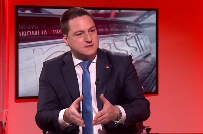 Ministar prosvete Branko Ružić podneo neopozivu ostavku