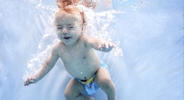 Kako naučiti vašu bebu da pliva