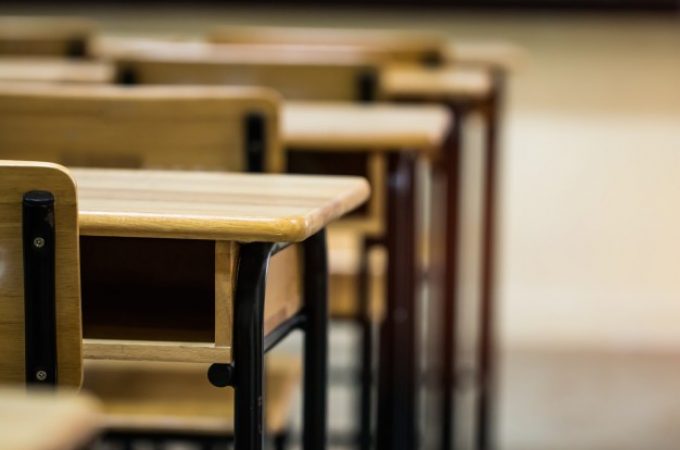 Krizni štab doneo odluku o povratku đaka u škole po modelu od septembra
