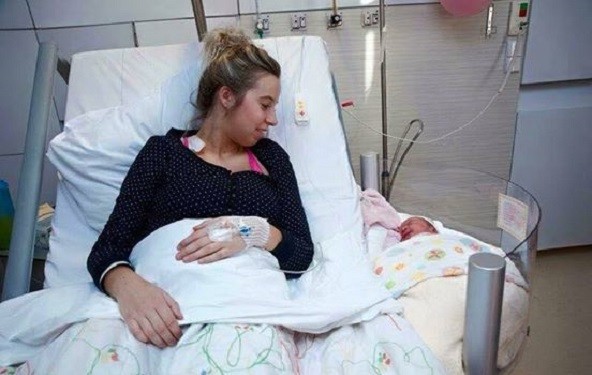 porodiliste krevet za mamu i bebu