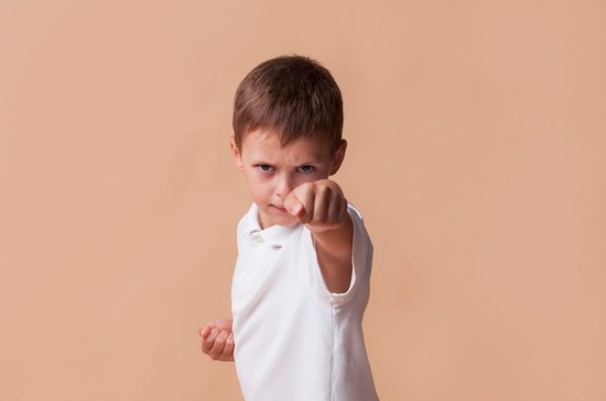 Agresivno dete na igralištu postaje agresivna odrasla osoba u društvu