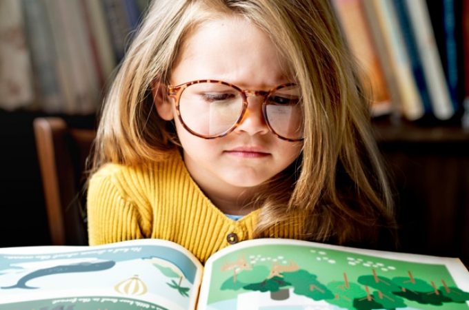 Zašto prerano nije dobro: U kom uzrastu dete treba da počne da uči da čita
