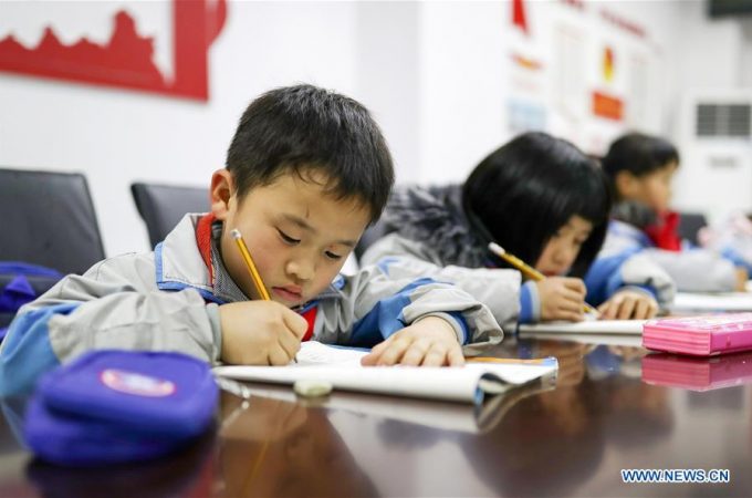 Kina zabranjuje privatnu nastavu za đake kao i učenje stranih jezika za mlađe od šest godina