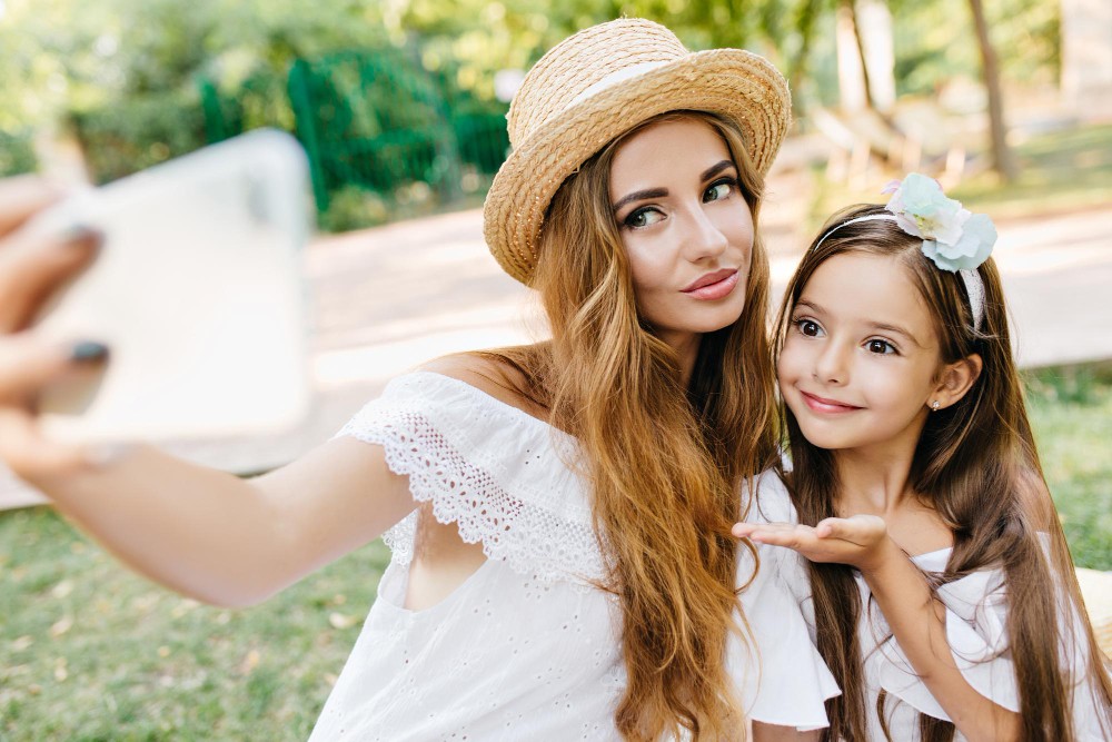 mama cerka selfi