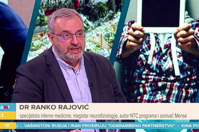 Ranko Rajović: Ja bih telefon zabranio do četvrtog razreda, ali niko me ne sluša